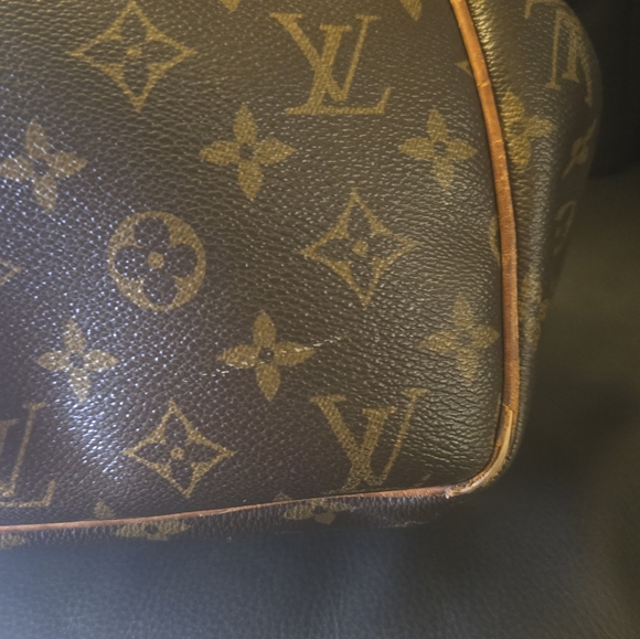 Louis Vuitton Batignolles Shoulder Bag - Picture 10 of 10